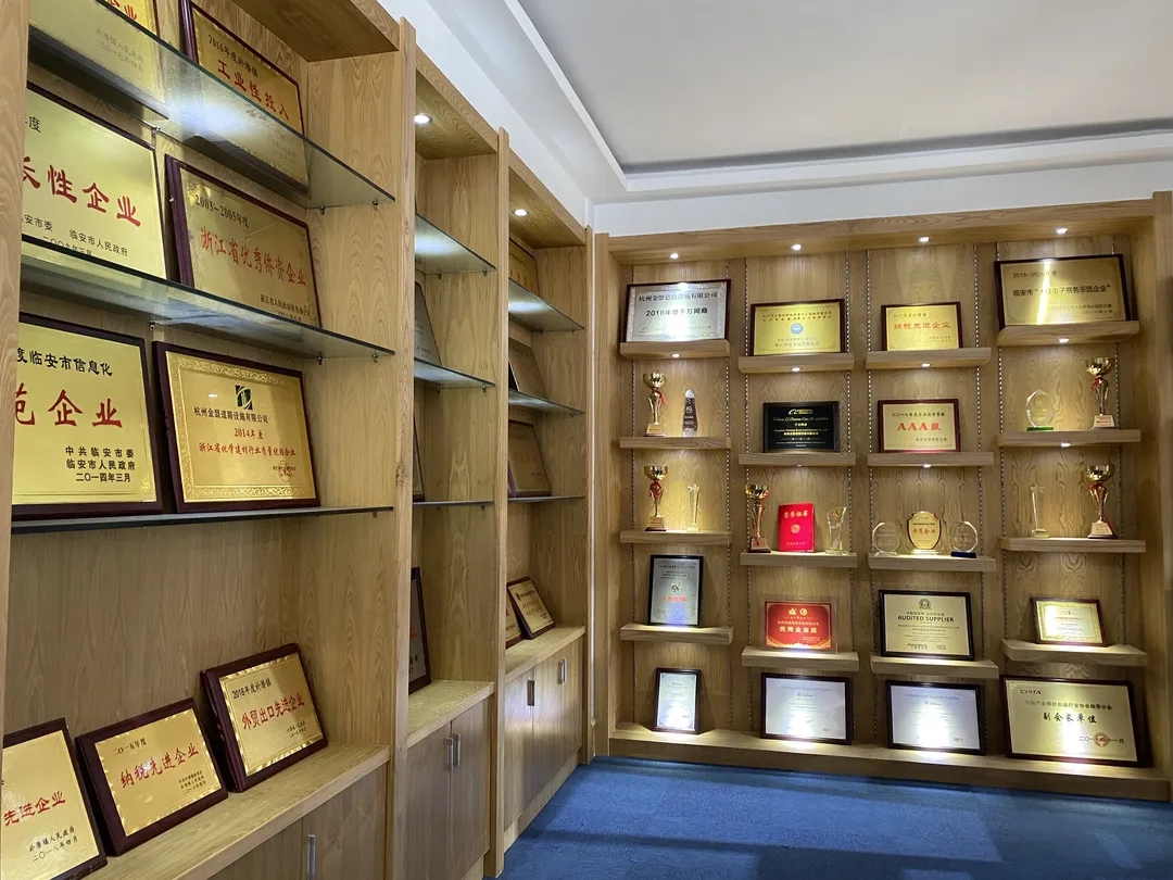 Hilton hotel water grate case 2