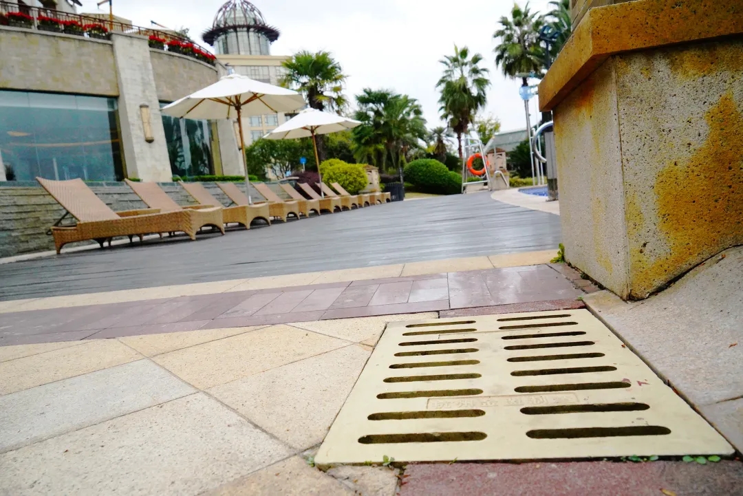 Hilton hotel water grate case