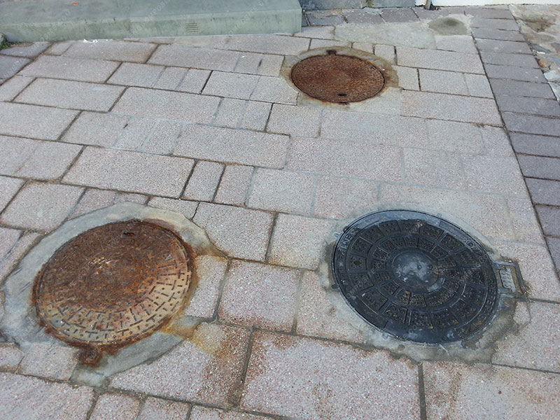 The case of manhole covers in Spanish