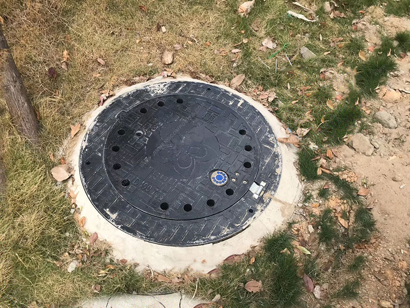 Intelligent manhole cover