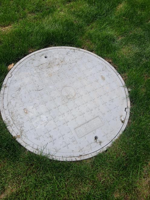 900mm round five-proof electric manhole cover